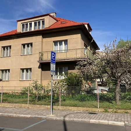 Spacious Apartment - Free Parking! Prága Kültér fotó