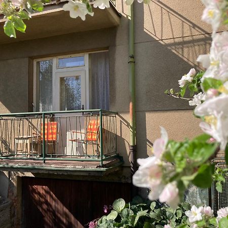 Spacious Apartment - Free Parking! Prága Kültér fotó