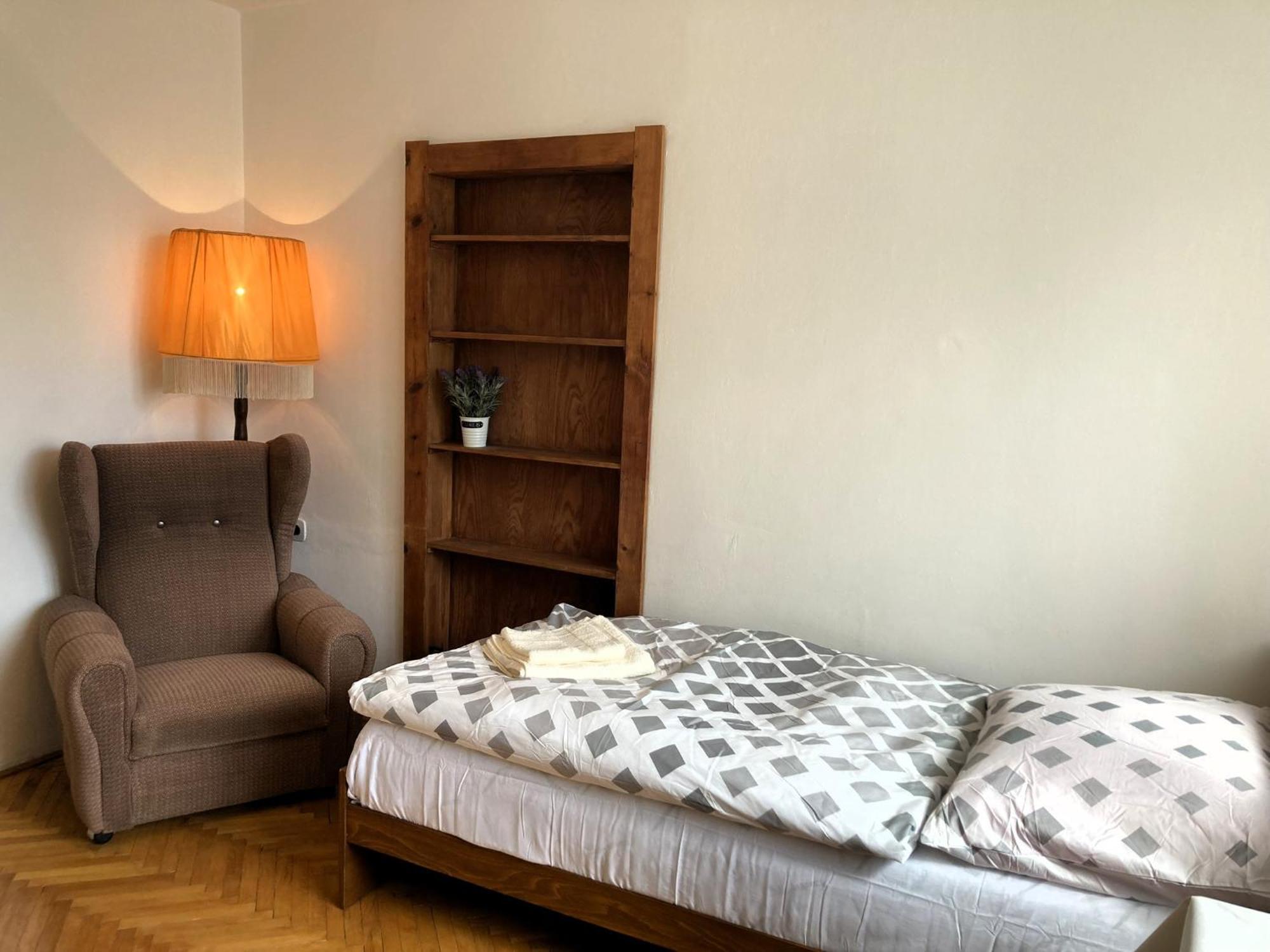Spacious Apartment - Free Parking! Prága Kültér fotó
